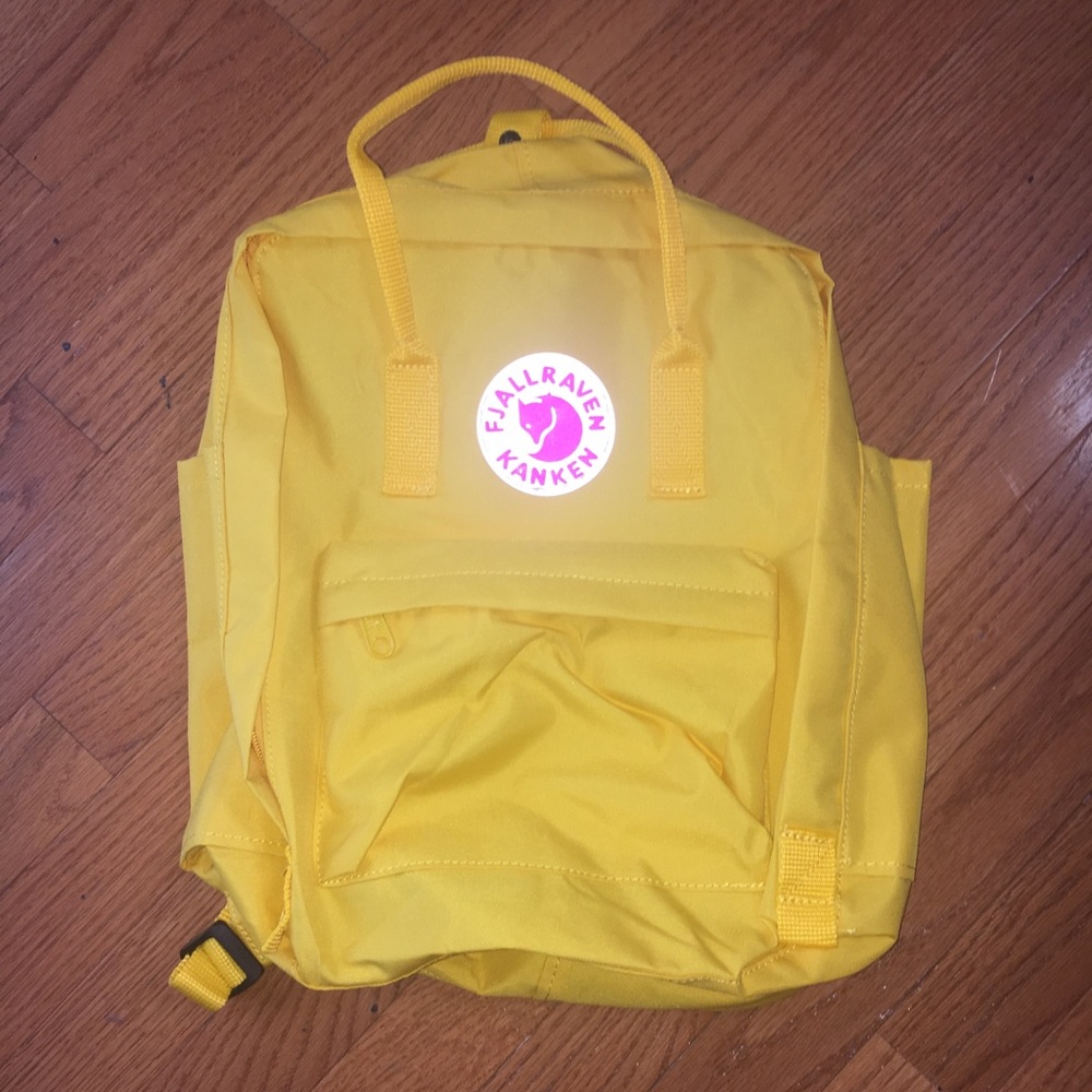 FAKE Yellow Classic Fjallraven Kanken Backpack